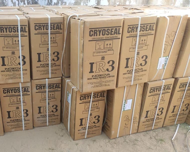 Tradeasia veterinary and artificial-insemination equipment, including liquid-nitrogen containers